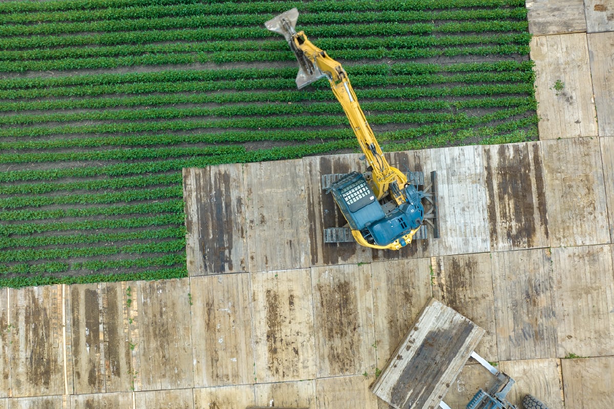 Site access matting solution supporting a renewable energy construction project